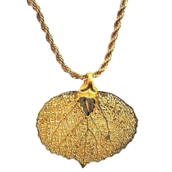 Avon 24k Leaf Pendant Necklace Gold Tone - Picture 2 of 5